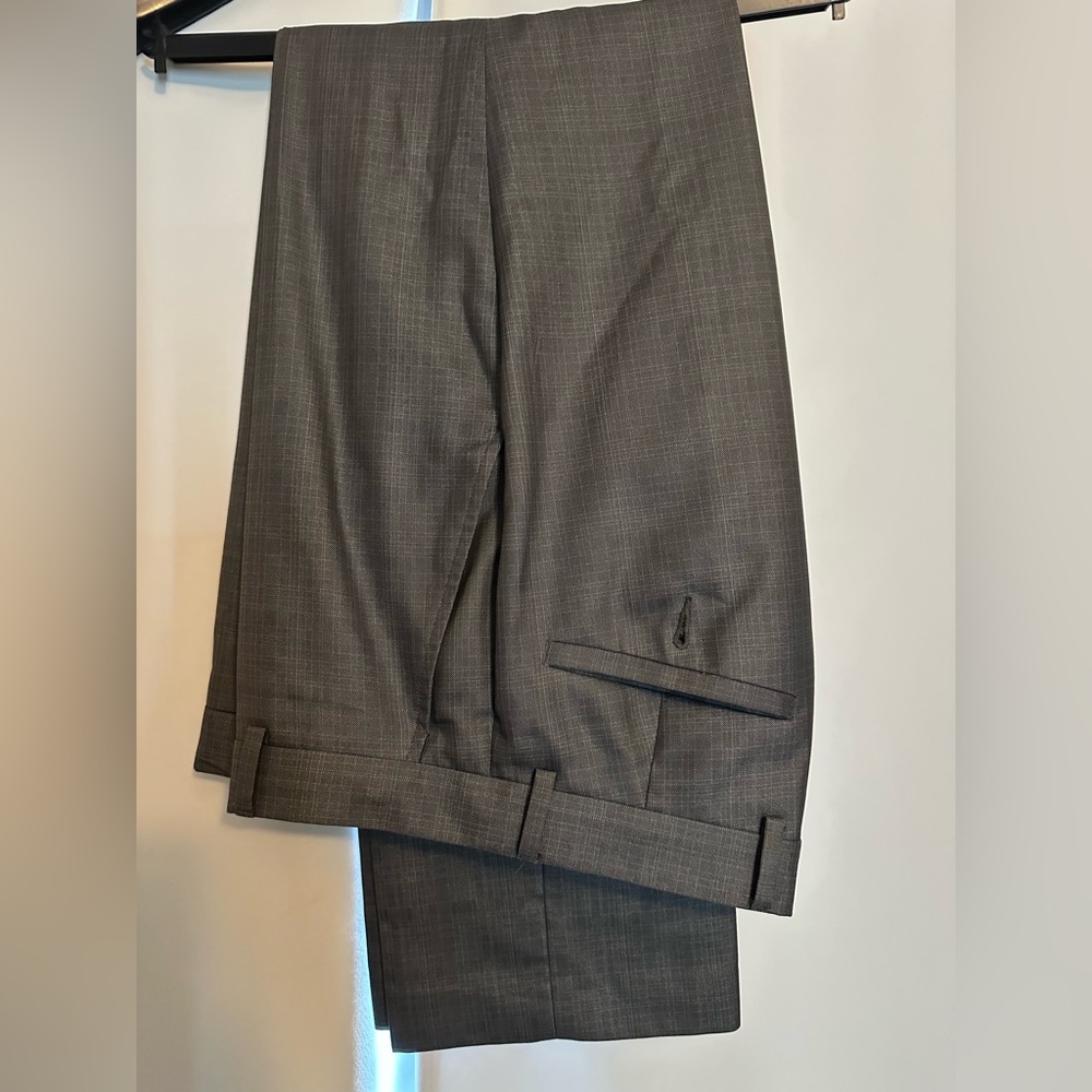 Classic Gray Men's Blazer - Picture 5 of 7
